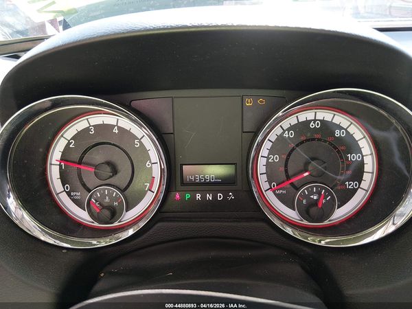 2013 DODGE GRAND CARAVAN SXT — I7