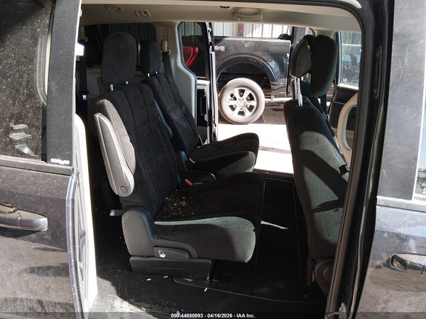 2013 DODGE GRAND CARAVAN SXT — I8