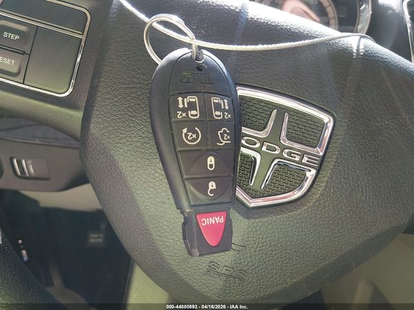 2013 DODGE GRAND CARAVAN SXT — I11