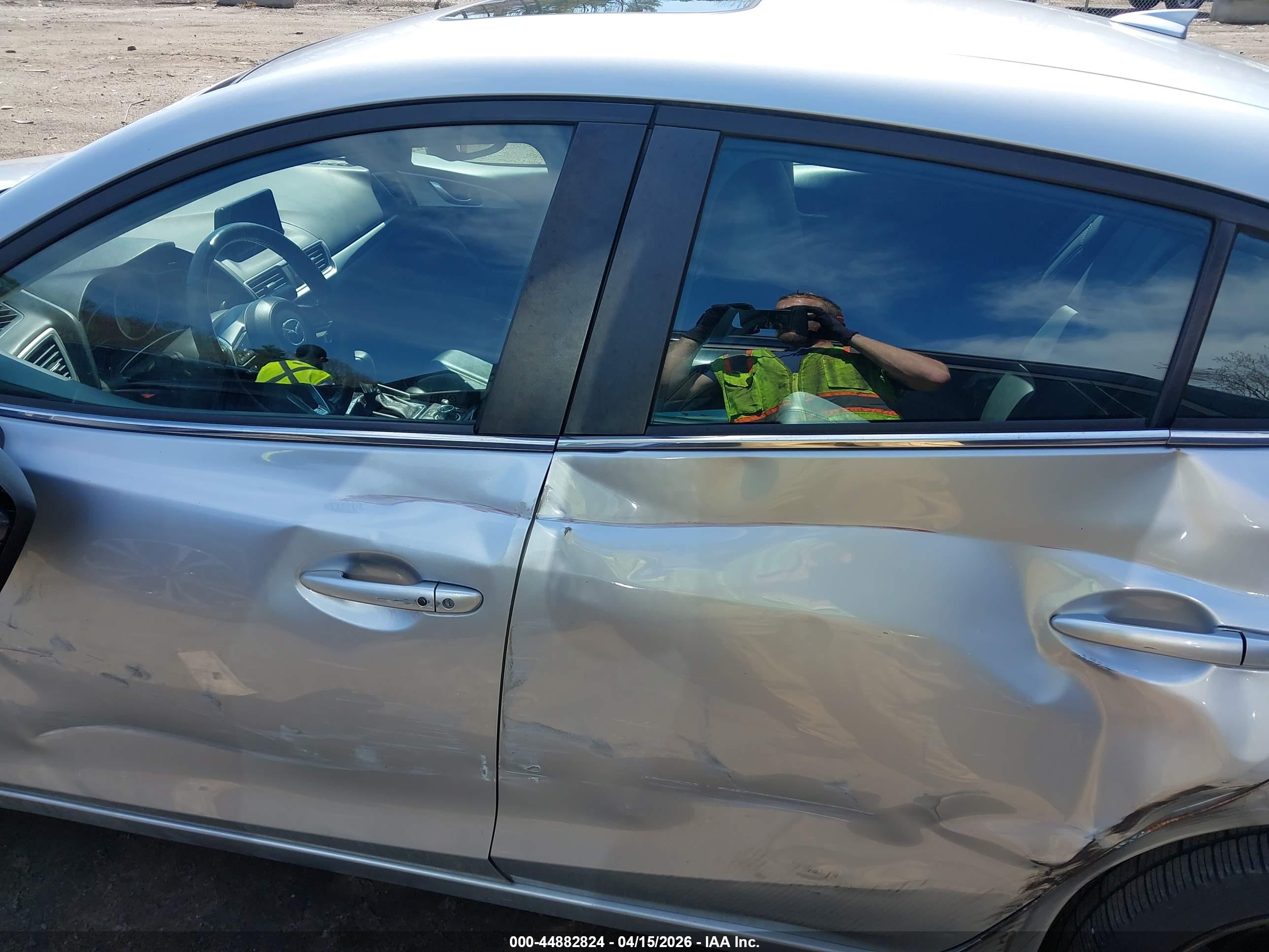 2018 MAZDA MAZDA3 TOURING
