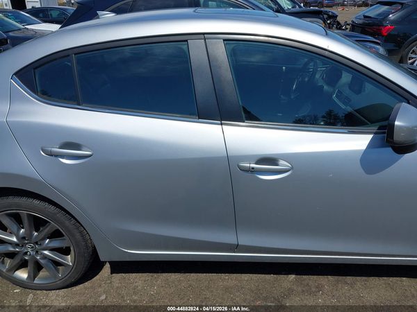 2018 MAZDA MAZDA3 TOURING