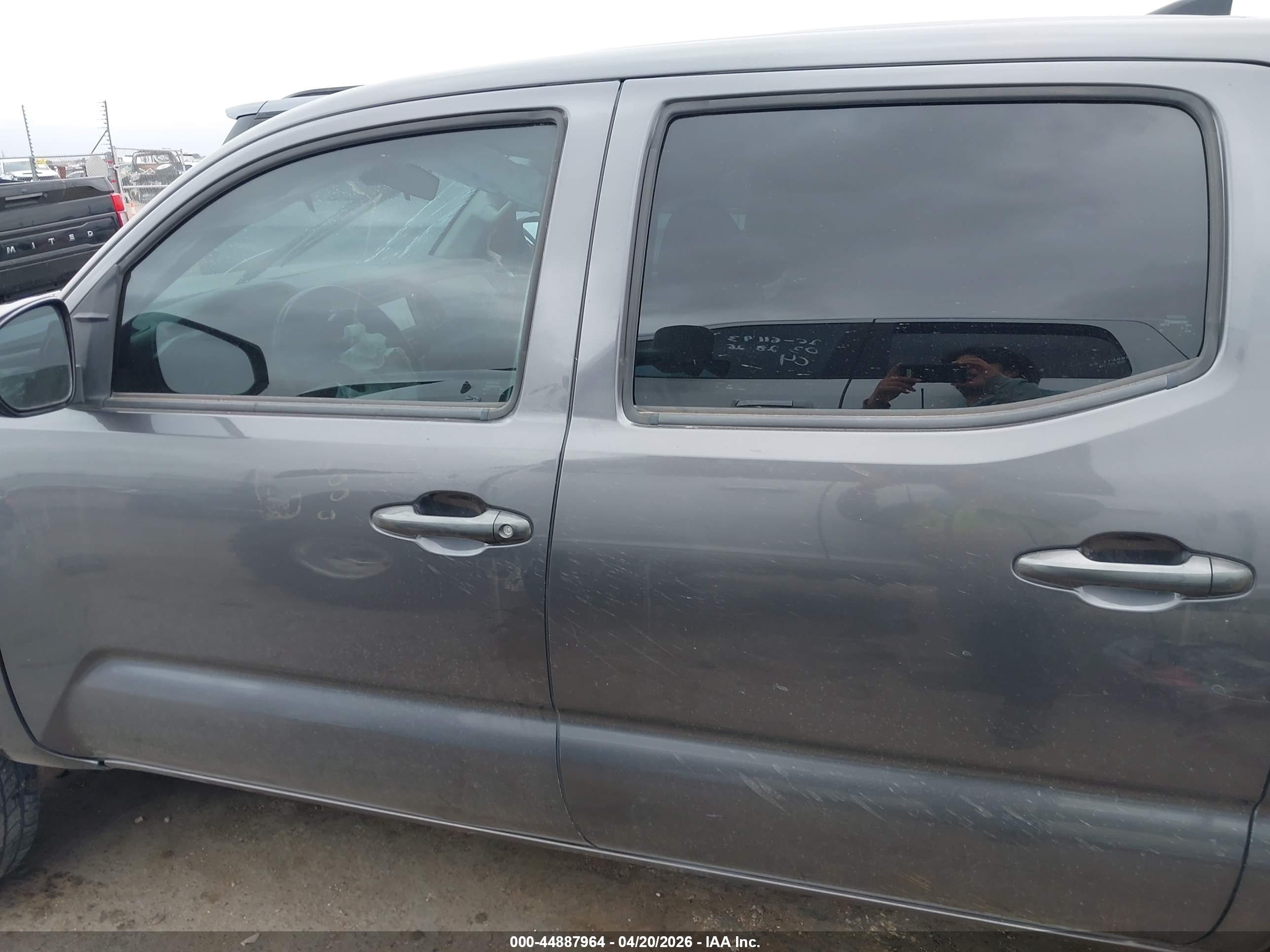 2018 TOYOTA TACOMA SR V6