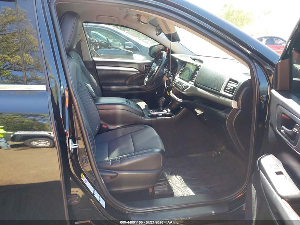 2018 TOYOTA HIGHLANDER LE PLUS