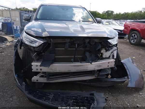 2022 TOYOTA HIGHLANDER HYBRID XLE