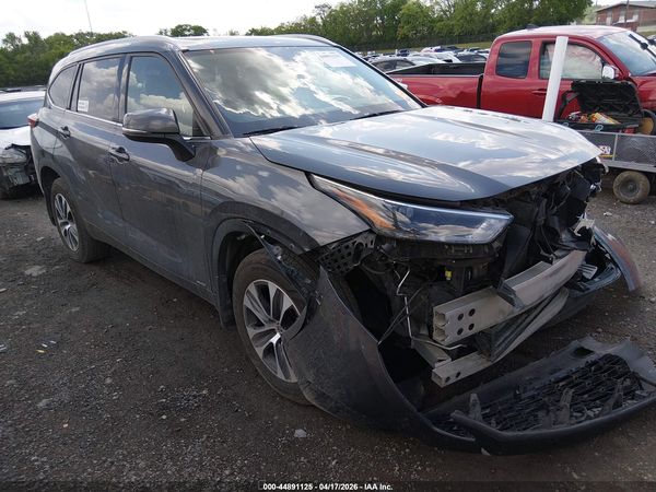 2022 TOYOTA HIGHLANDER HYBRID XLE