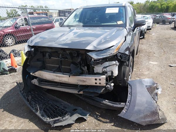 2022 TOYOTA HIGHLANDER HYBRID XLE