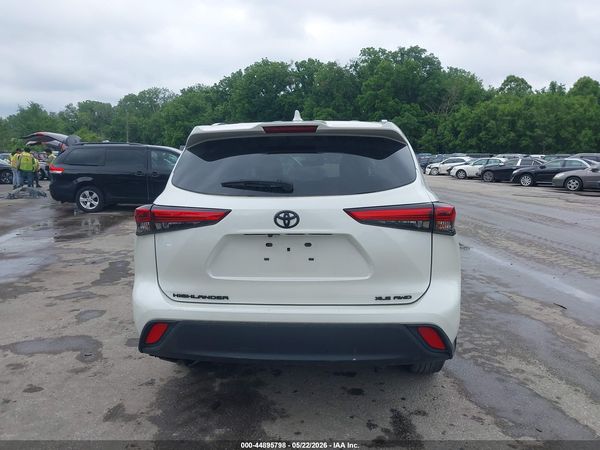 2021 TOYOTA HIGHLANDER XLE