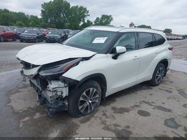 2021 TOYOTA HIGHLANDER XLE