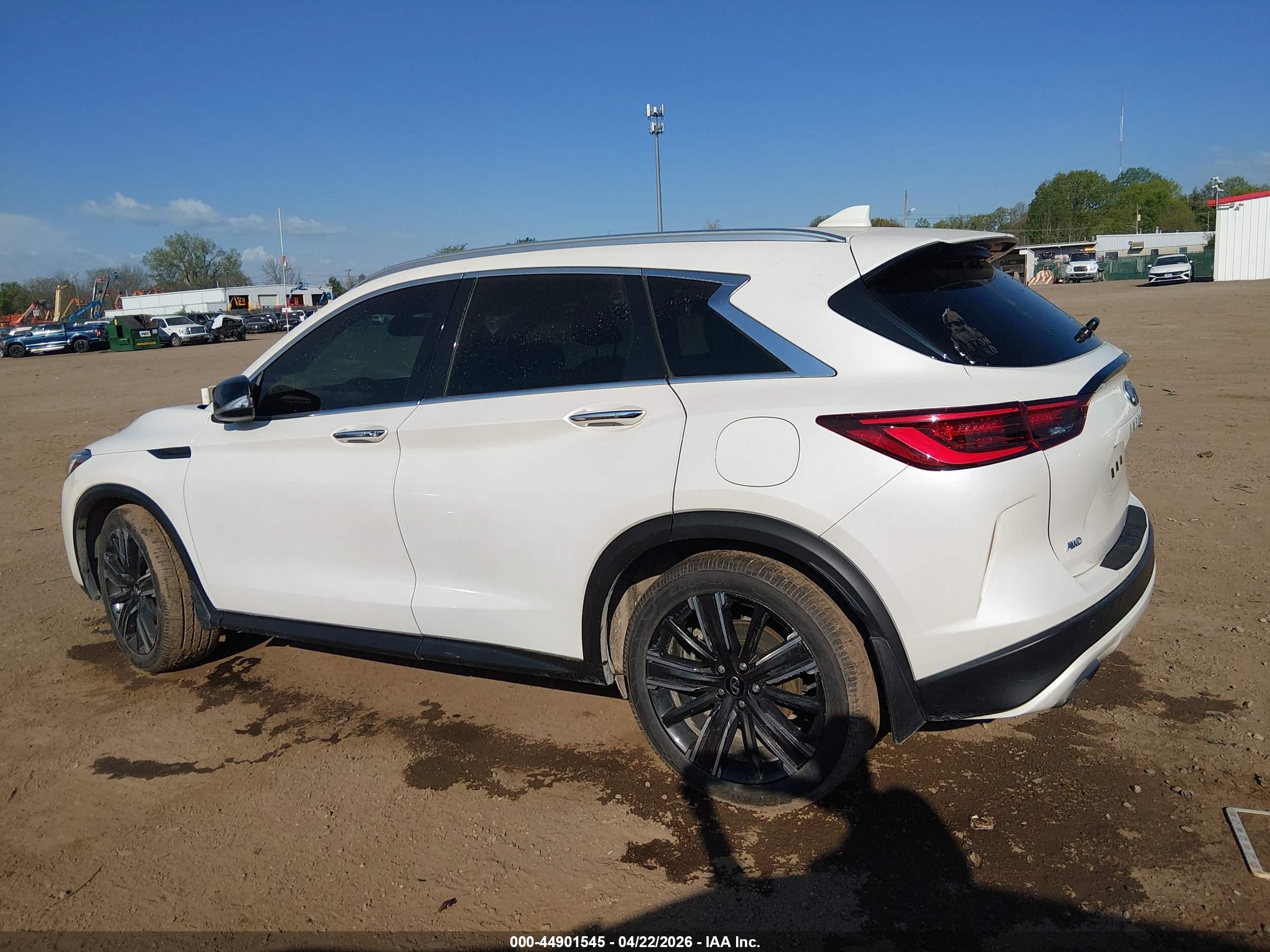 2022 INFINITI QX50 LUXE AWD