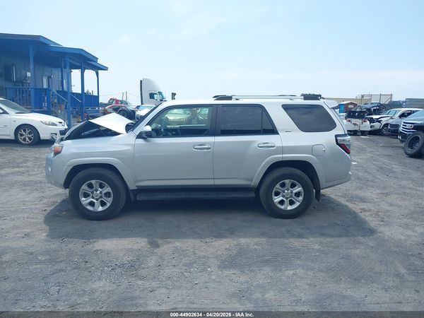 2022 TOYOTA 4RUNNER SR5