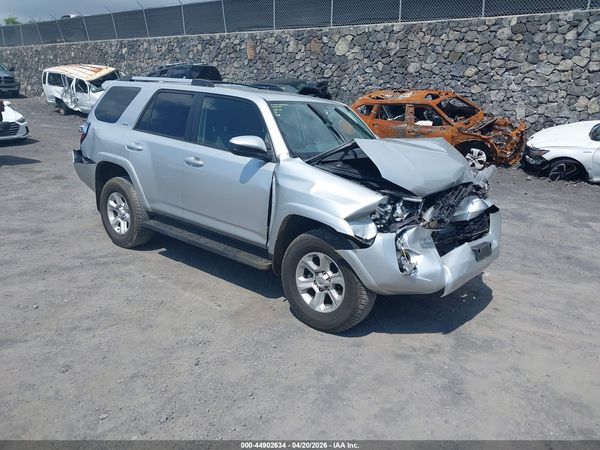2022 TOYOTA 4RUNNER SR5