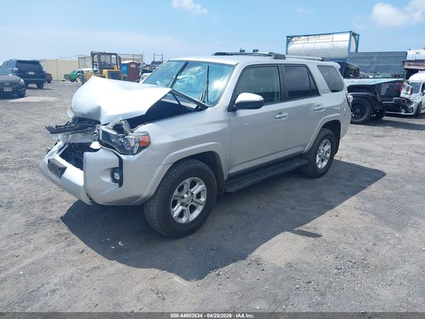 2022 TOYOTA 4RUNNER SR5