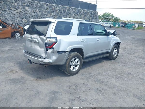 2022 TOYOTA 4RUNNER SR5