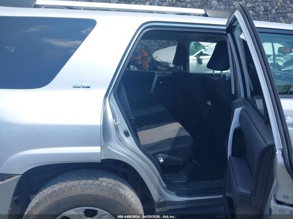 2022 TOYOTA 4RUNNER SR5