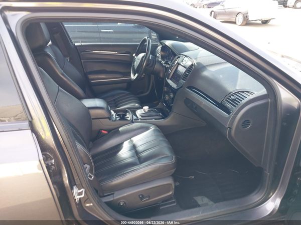 2020 CHRYSLER 300 300S — I5