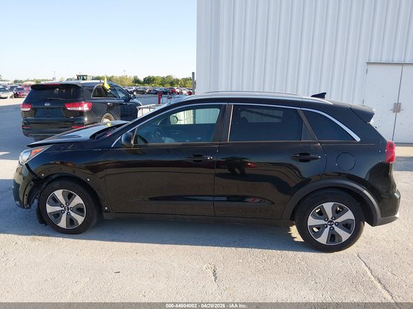 2017 KIA NIRO LX