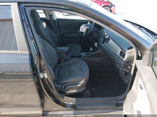 2017 KIA NIRO LX