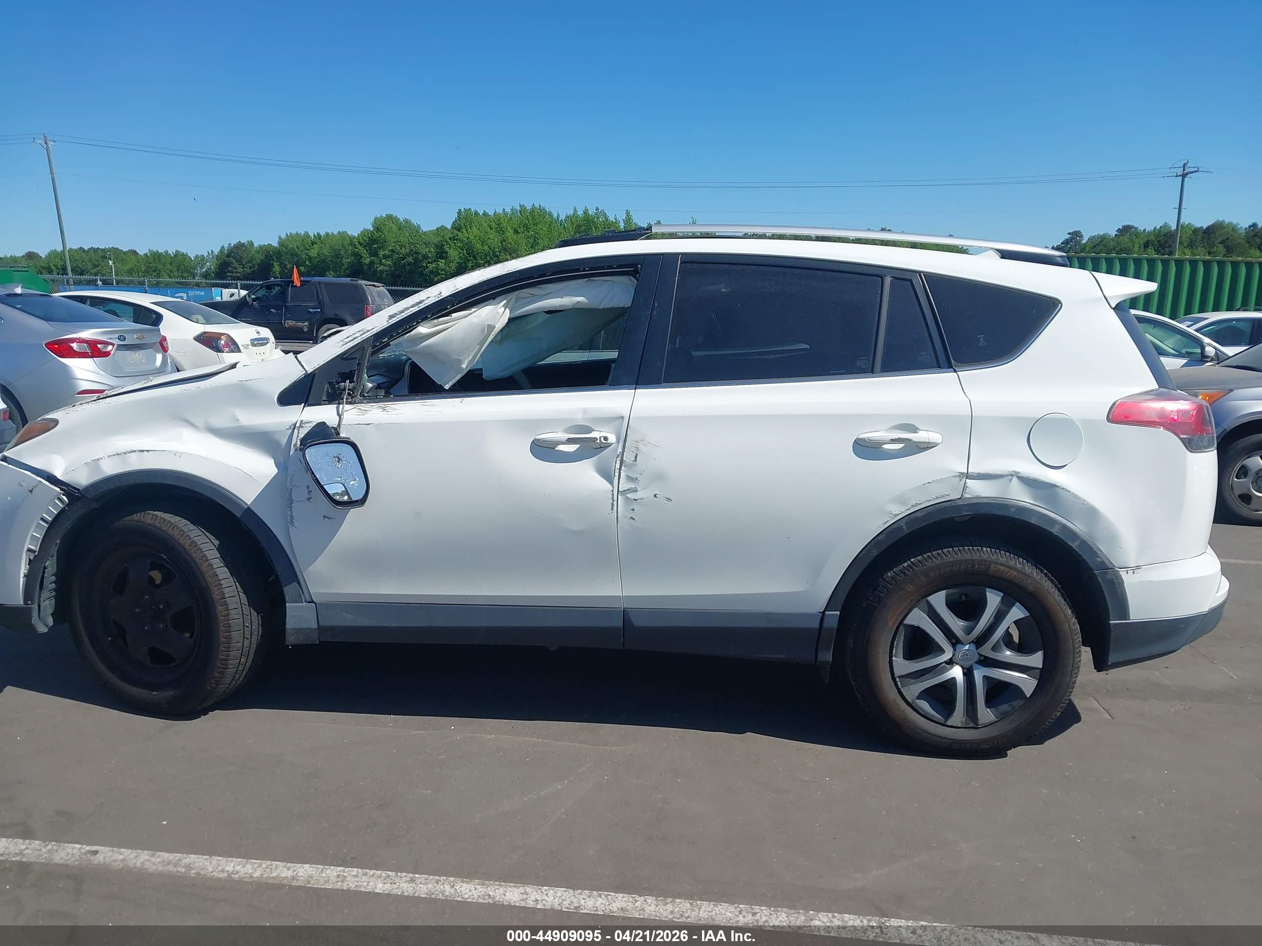 2016 TOYOTA RAV4 LE
