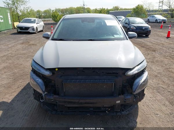 2022 HYUNDAI KONA SE