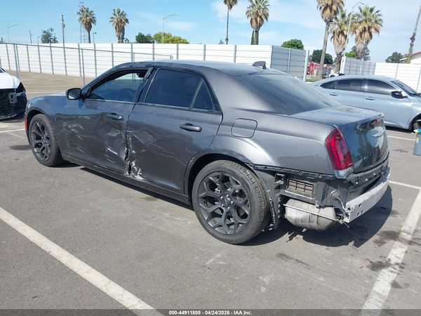 2019 CHRYSLER 300 300S — I3