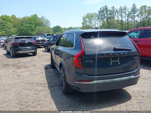 2025 VOLVO XC90 B5 CORE