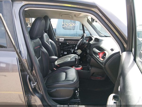 2018 JEEP RENEGADE TRAILHAWK 4X4