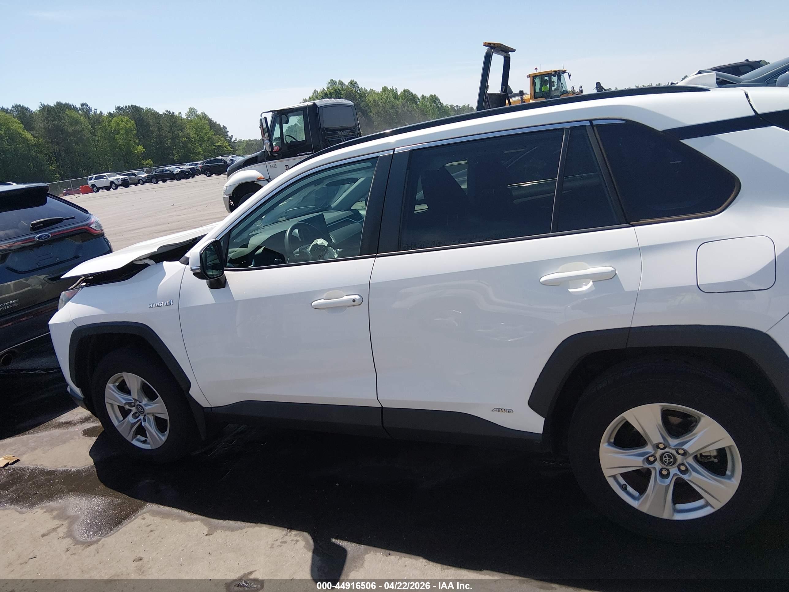 2019 TOYOTA RAV4 HYBRID XLE