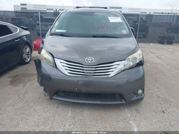 2014 TOYOTA SIENNA LIMITED V6 7 PASSENGER