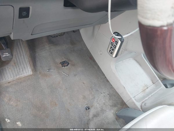 2014 TOYOTA SIENNA LIMITED V6 7 PASSENGER