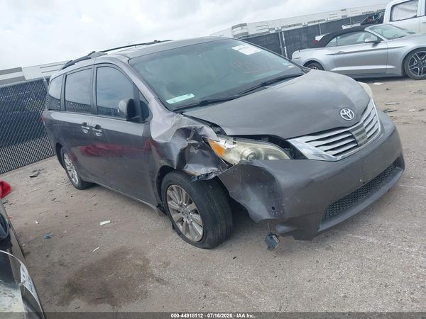 2014 TOYOTA SIENNA LIMITED V6 7 PASSENGER