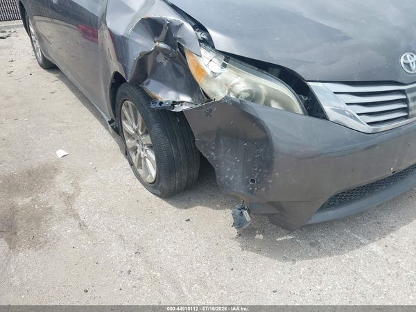 2014 TOYOTA SIENNA LIMITED V6 7 PASSENGER