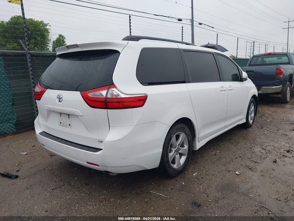 2018 TOYOTA SIENNA LE