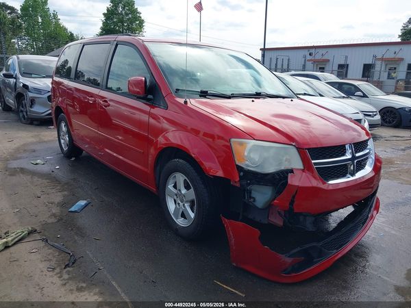 2013 DODGE GRAND CARAVAN SXT — I1