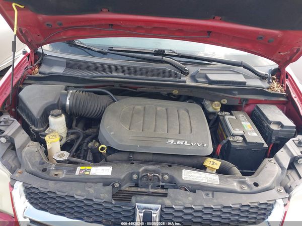 2013 DODGE GRAND CARAVAN SXT — I10