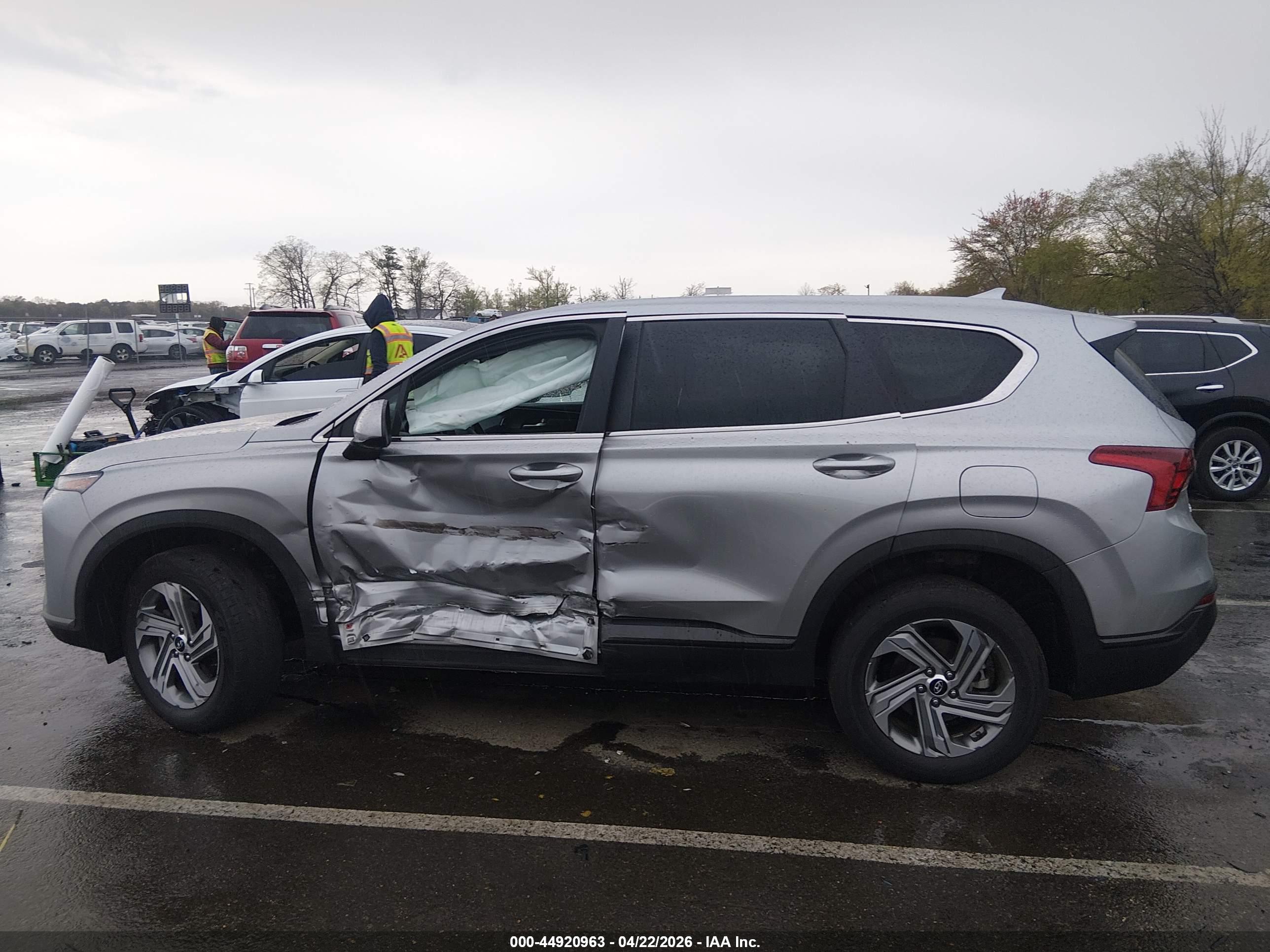 2022 HYUNDAI SANTA FE SE
