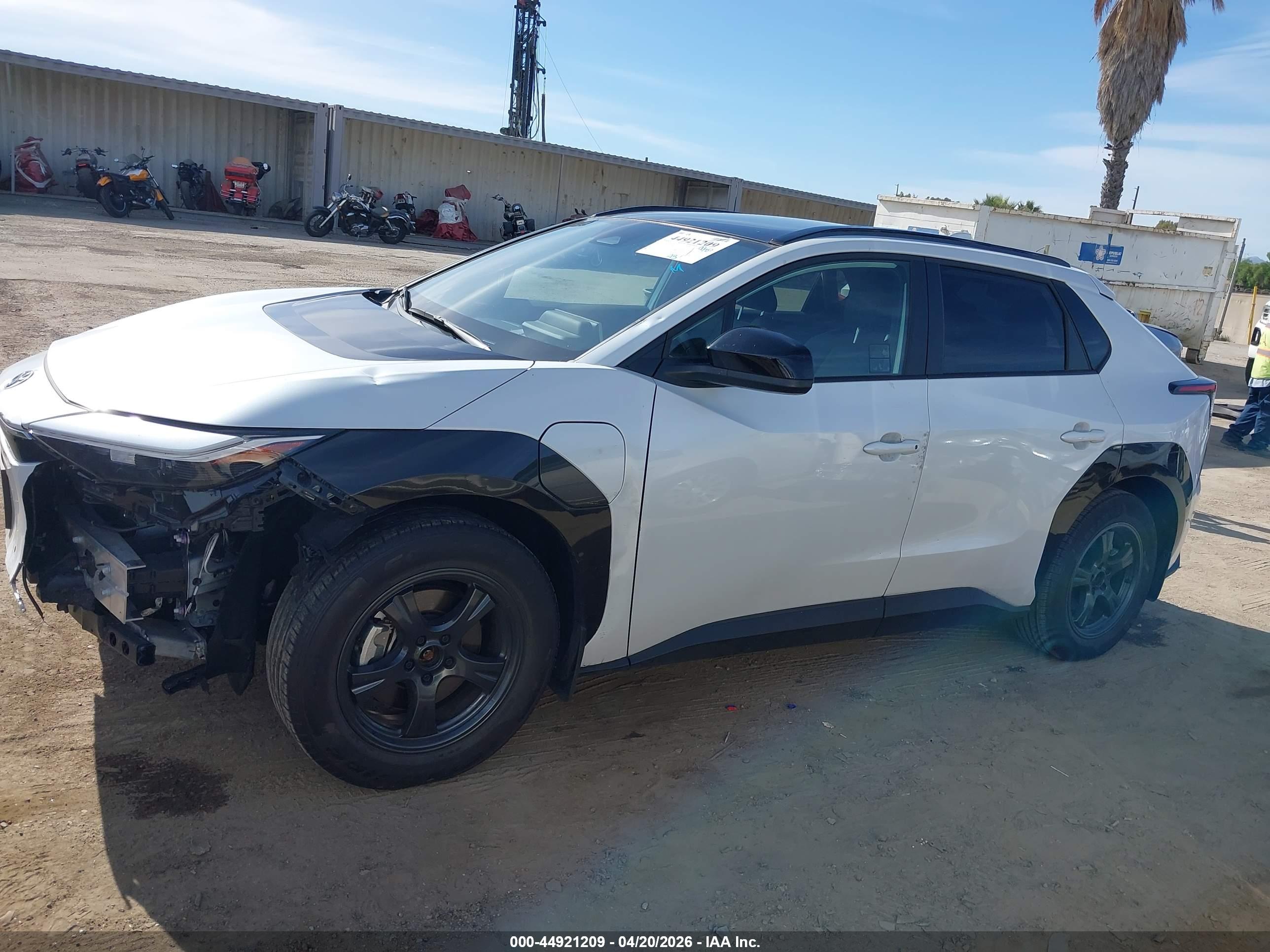 2025 TOYOTA BZ4X XLE