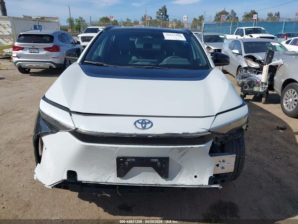 2025 TOYOTA BZ4X XLE