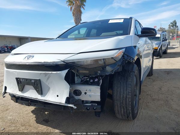 2025 TOYOTA BZ4X XLE
