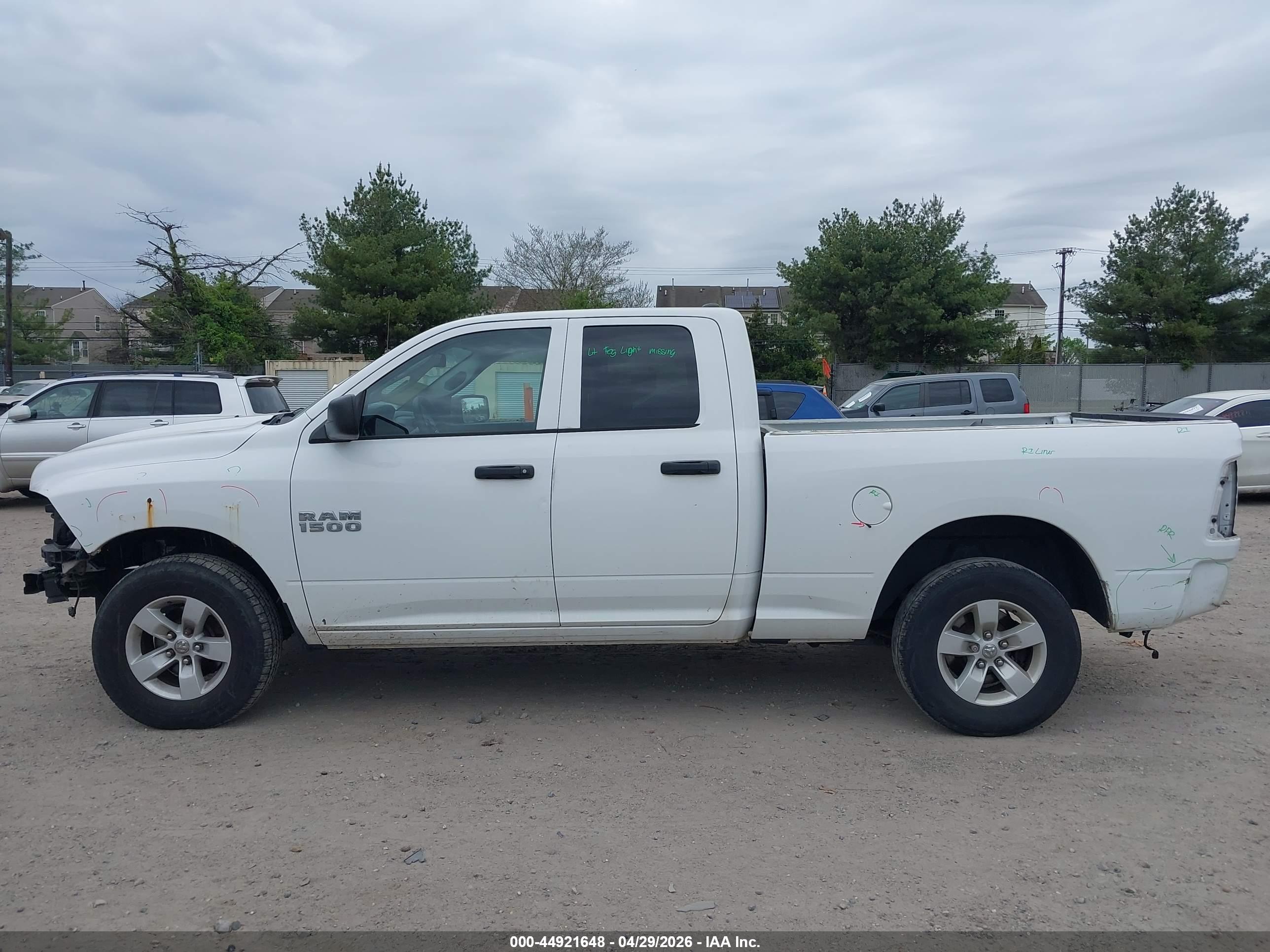 2018 RAM 1500 EXPRESS  4X4 6'4 BOX