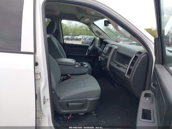 2018 RAM 1500 EXPRESS  4X4 6'4 BOX