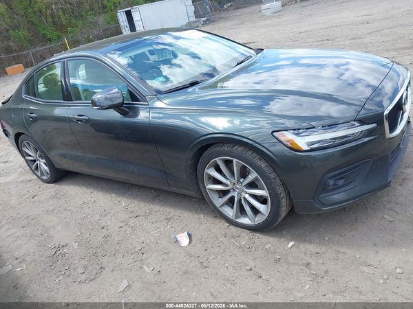 2021 VOLVO S60 T6 MOMENTUM