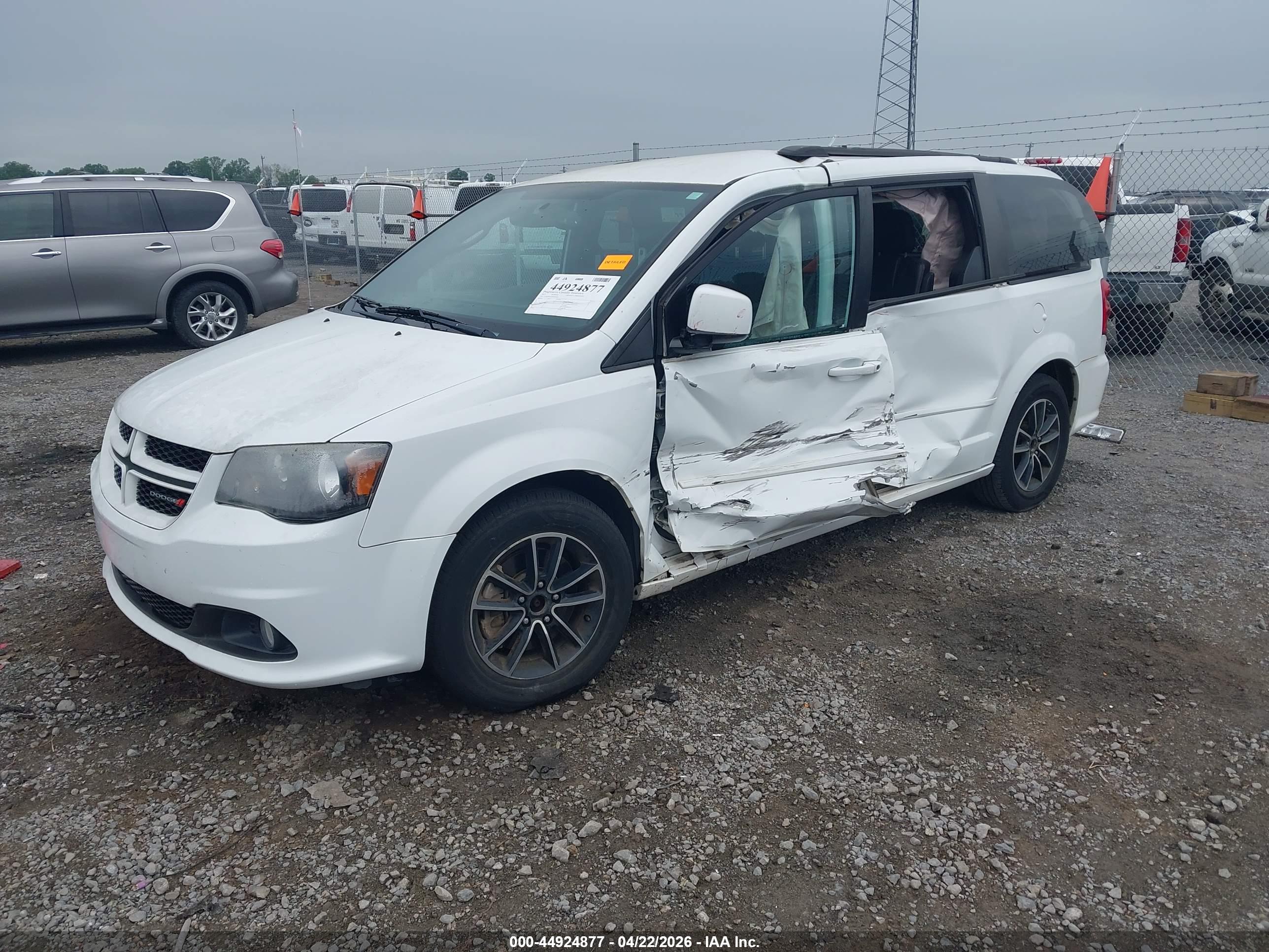 2017 DODGE GRAND CARAVAN GT — I2
