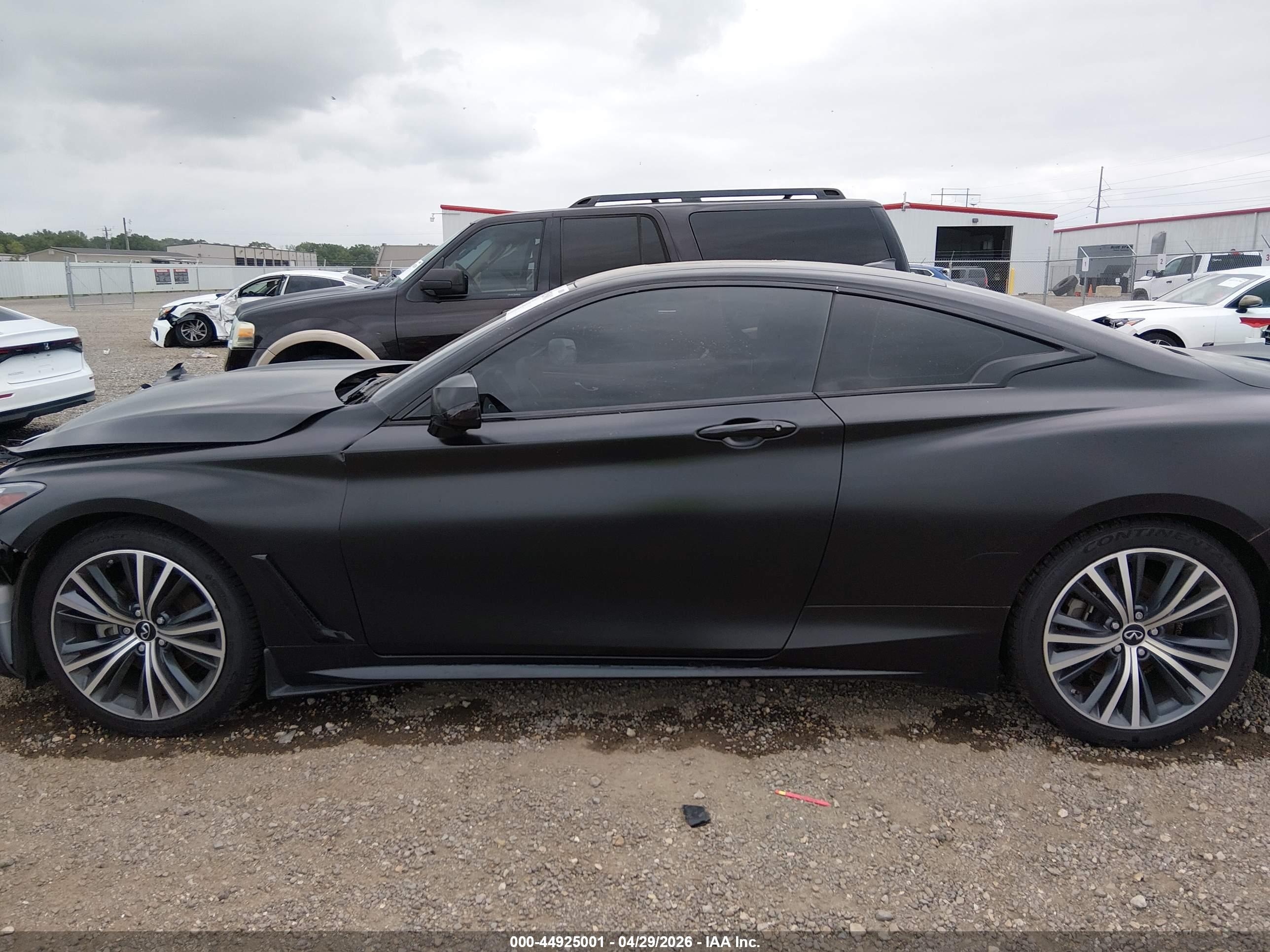 2022 INFINITI Q60 LUXE
