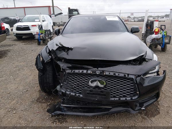 2022 INFINITI Q60 LUXE