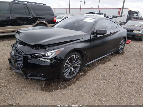 2022 INFINITI Q60 LUXE