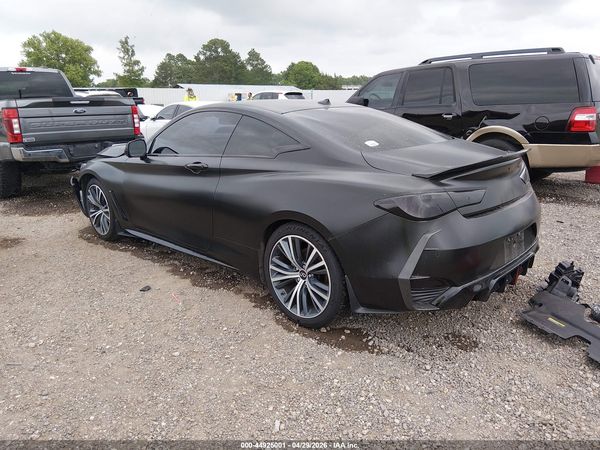 2022 INFINITI Q60 LUXE