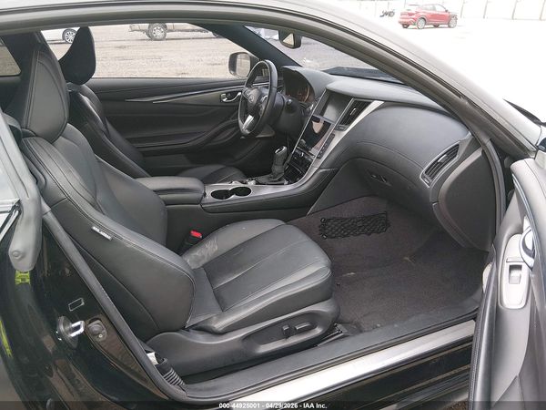 2022 INFINITI Q60 LUXE