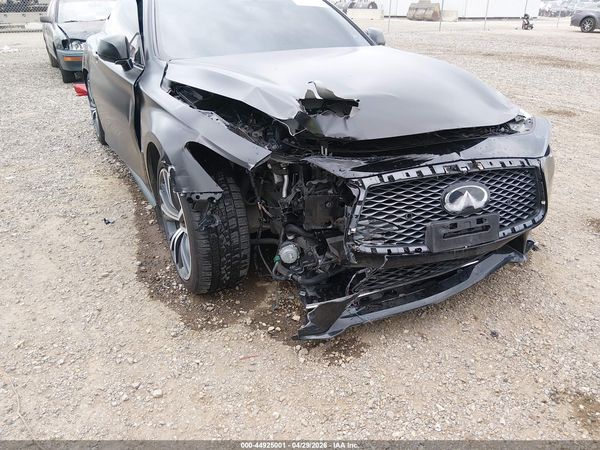 2022 INFINITI Q60 LUXE