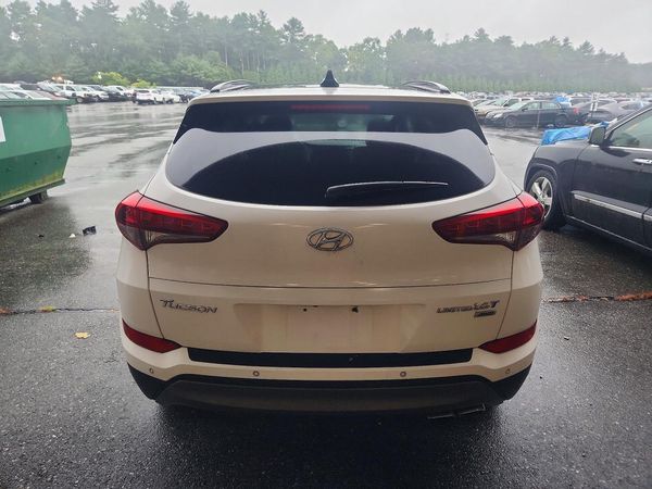 2016 HYUNDAI TUCSON
