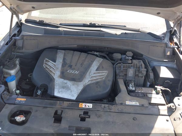2018 HYUNDAI SANTA FE SE